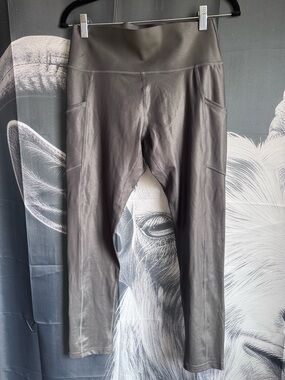 Interval/ Athletica  leggings Grey with shine -Pockets